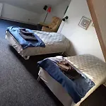 Cozy & Spacious For 4 Single Beds *