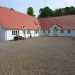Cozy & Spacious For 4 Single Beds