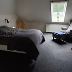 Cozy & Spacious For 4 Single Beds