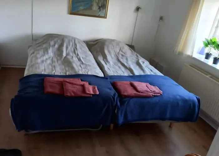 Cozy & Spacious For 4 Single Beds *